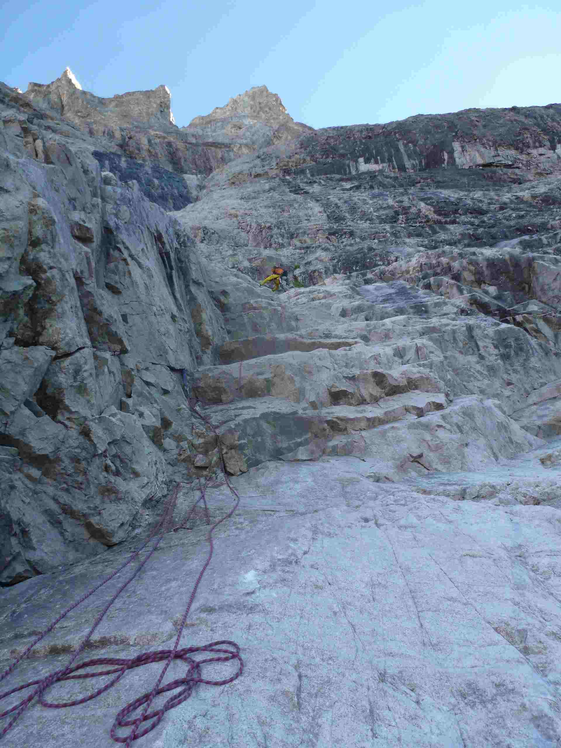 Premi�res longueurs dans la face sud du Doigt de Dieu � la Meije